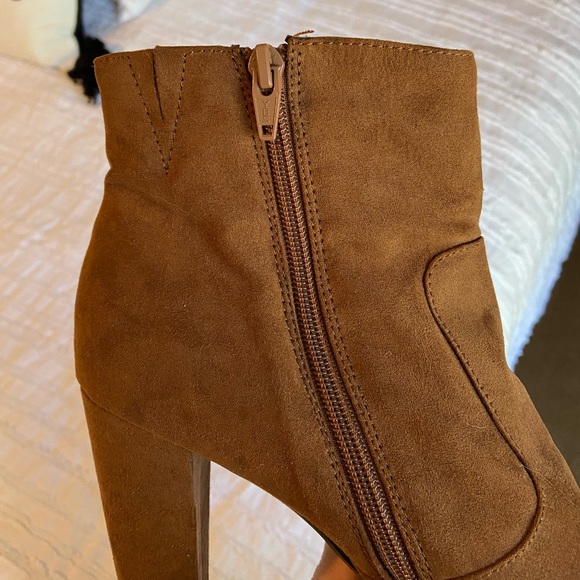NWOB Mossimo High Heel Faux Suede Ankle Boot - Picture 6 of 7